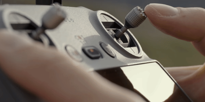 רחפן עם שלט חכם DJI Mini 4 Pro - צבע אפור שנה אחריות ע"י היבואן הרשמי