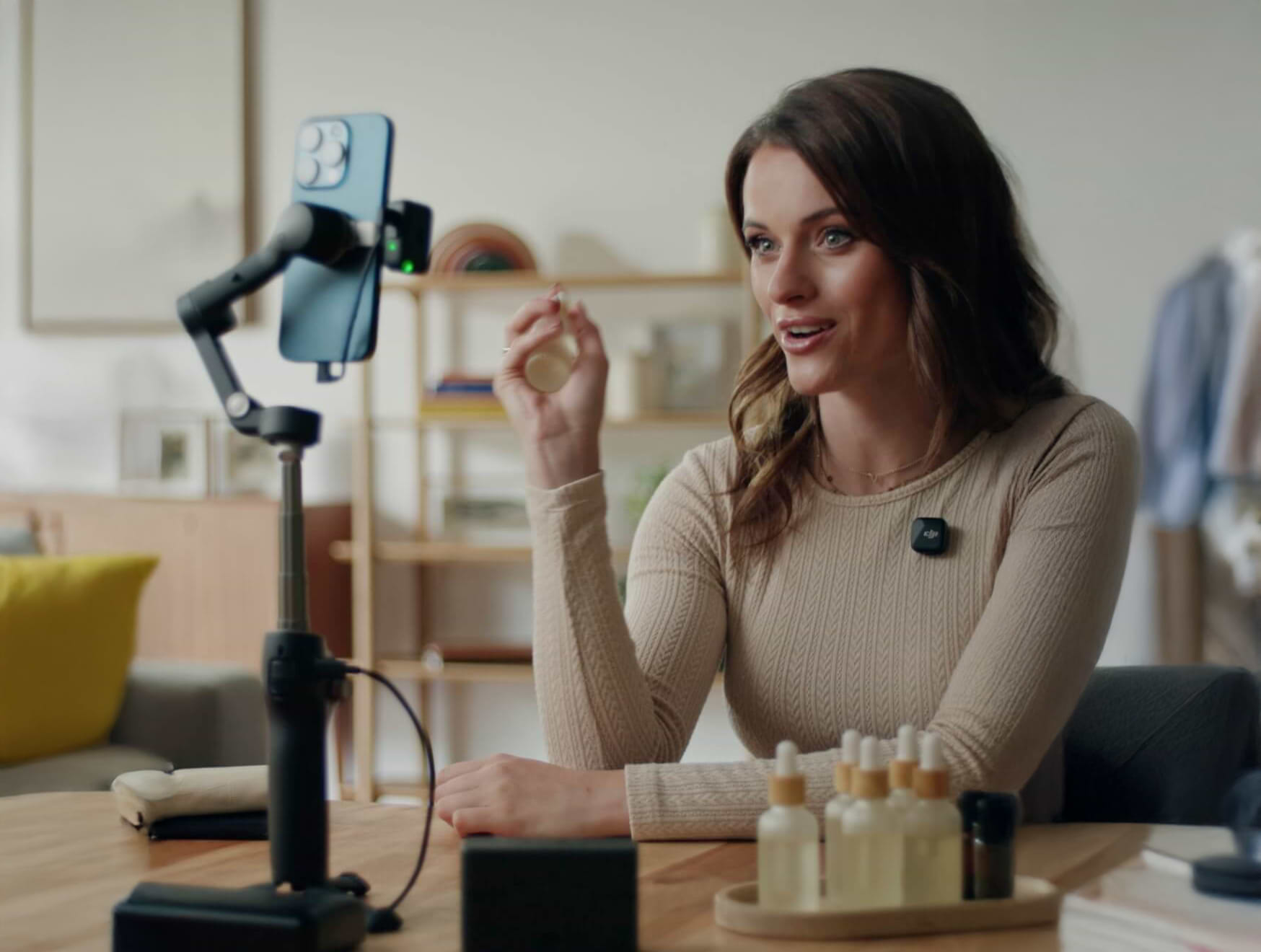 מייצב לסמארטפון DJI Osmo Mobile 7P - צבע אפור שנה אחריות ע"י היבואן הרשמי