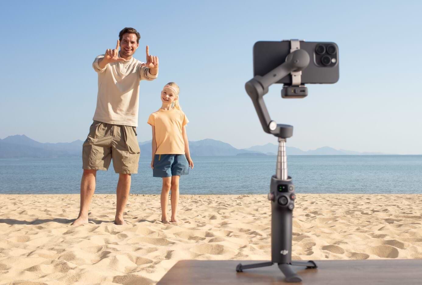 מייצב לסמארטפון DJI Osmo Mobile 7P - צבע אפור שנה אחריות ע"י היבואן הרשמי