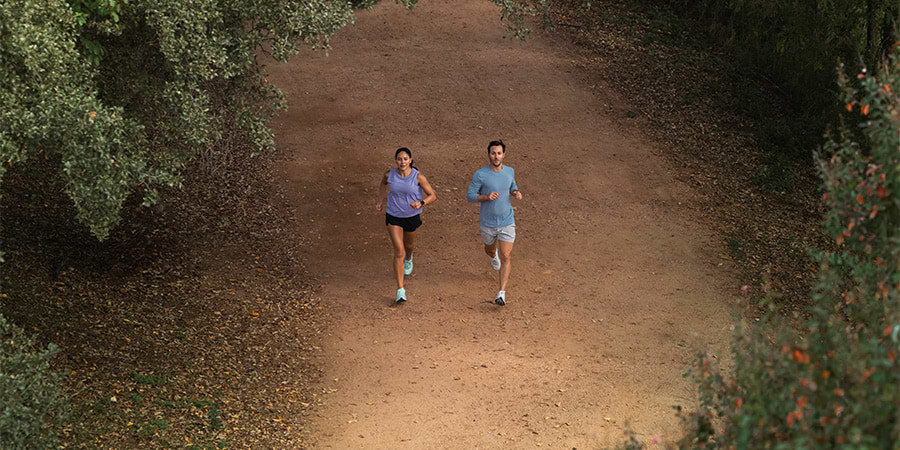 שעון ספורט חכם Garmin Forerunner 165 Music GPS 43mm - צבע שחור שנתיים אחריות ע"י היבואן הרשמי