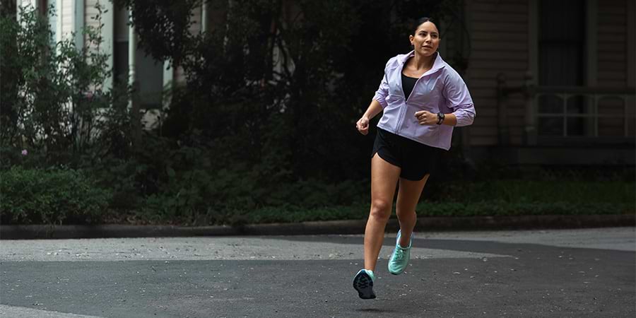 שעון ספורט חכם Garmin Forerunner 165 Music GPS 43mm - צבע שחור שנתיים אחריות ע"י היבואן הרשמי