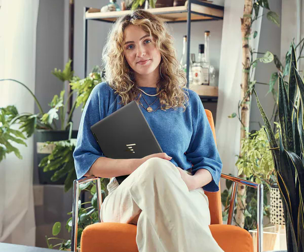 מחשב נייד עם מסך מגע HP Spectre x360 14-eu0005nj / B41F0EA - Core Ultra 5 125H 1TB SSD 16GB RAM Windows 11 Pro - צבע שחור שלוש שנות אחריות ע"י היבואן הרשמי