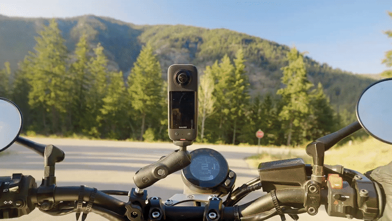 מצלמת אקסטרים 360° Insta360 X3 IPX8 - צבע שחור שנה אחריות ע"י היבואן הרשמי