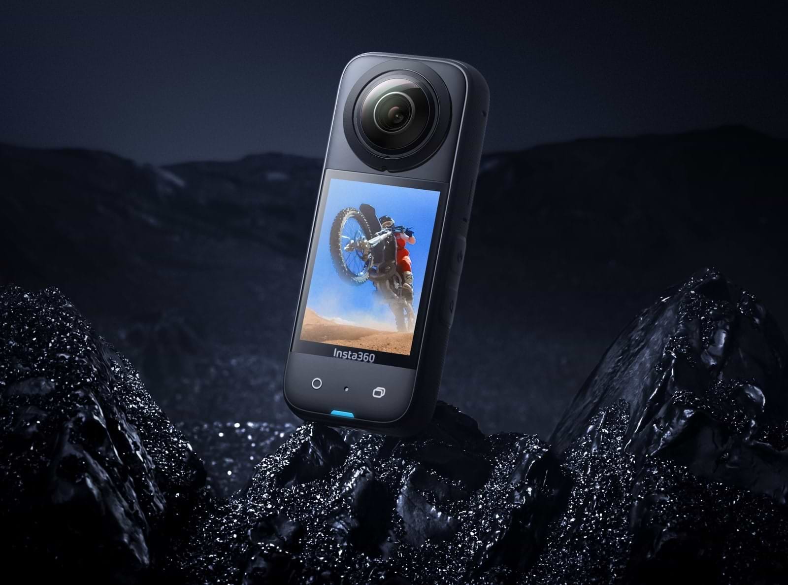 מצלמת אקסטרים 360° Insta360 X3 IPX8 - צבע שחור שנה אחריות ע"י היבואן הרשמי