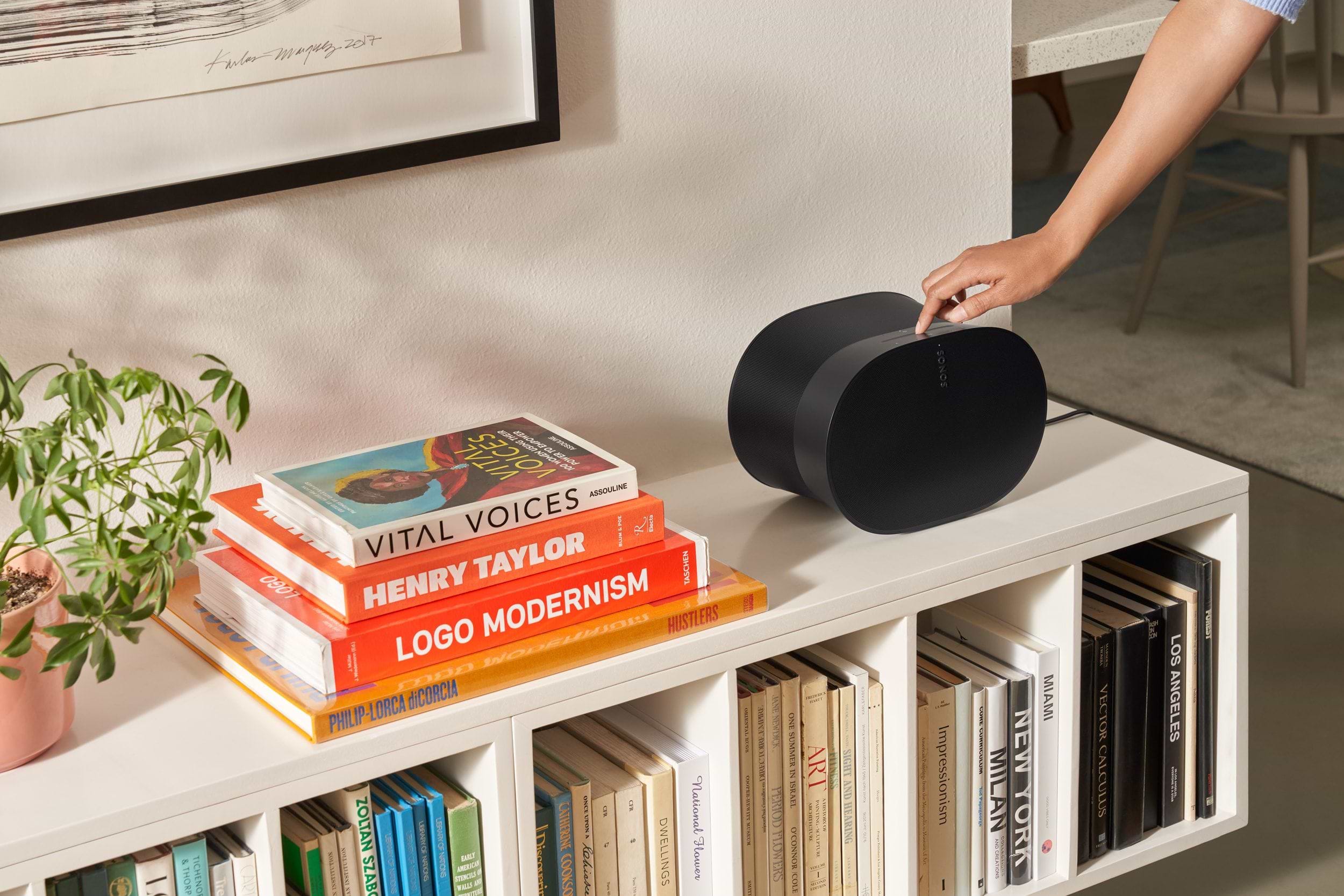 רמקול אלחוטי חכם Sonos Era 300 - צבע שחור שנתיים אחריות ע"י היבואן הרשמי