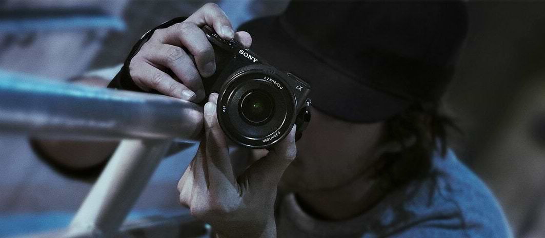 מצלמה דיגיטלית ללא מראה הכוללת עדשה Sony Alpha 6600 E 18-135mm f/3.5-5.6 OSS - צבע שחור שלוש שנות אחריות ע"י היבואן הרשמי
