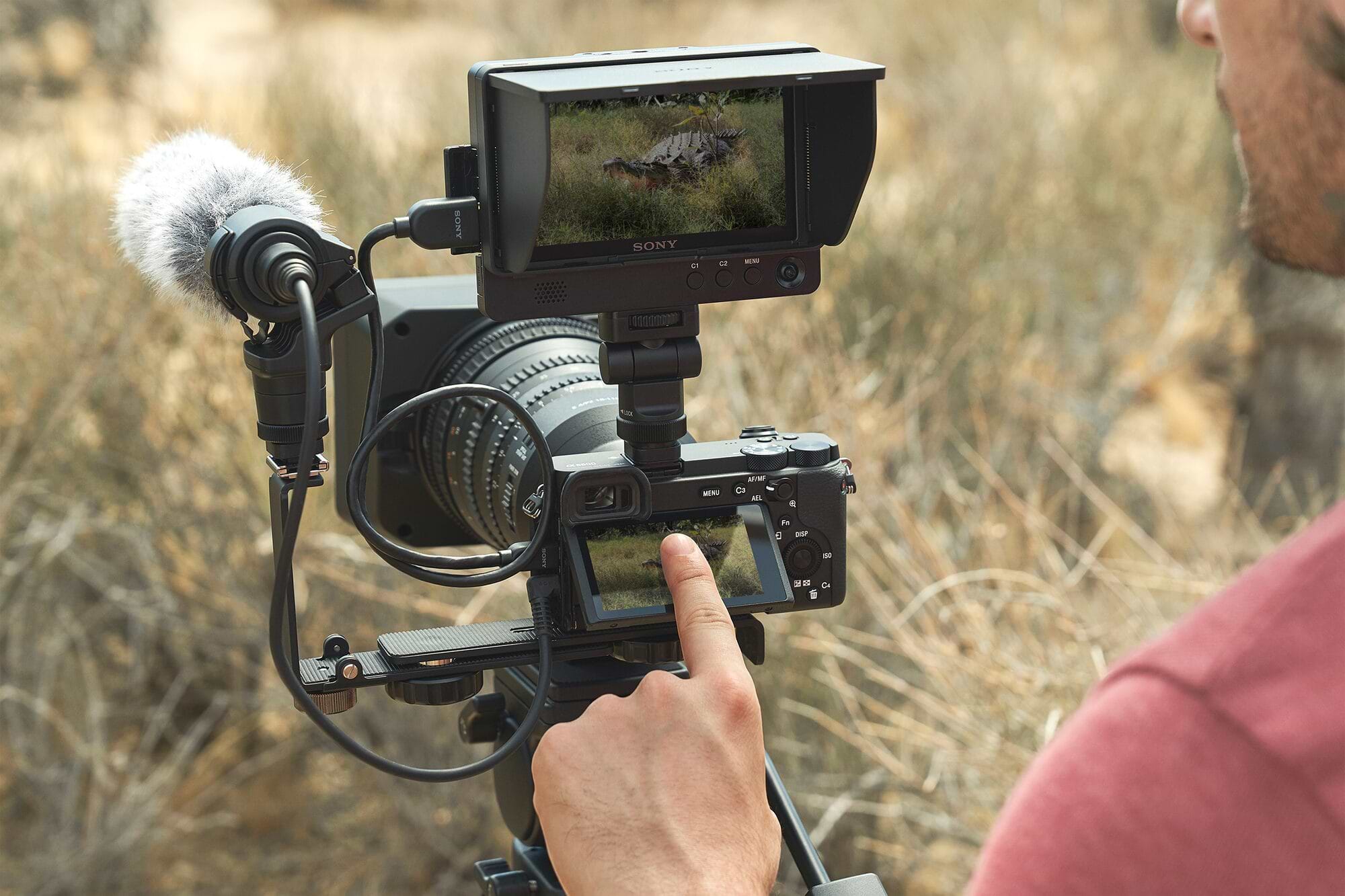מצלמה דיגיטלית ללא מראה הכוללת עדשה Sony Alpha 6600 E 18-135mm f/3.5-5.6 OSS - צבע שחור שלוש שנות אחריות ע"י היבואן הרשמי