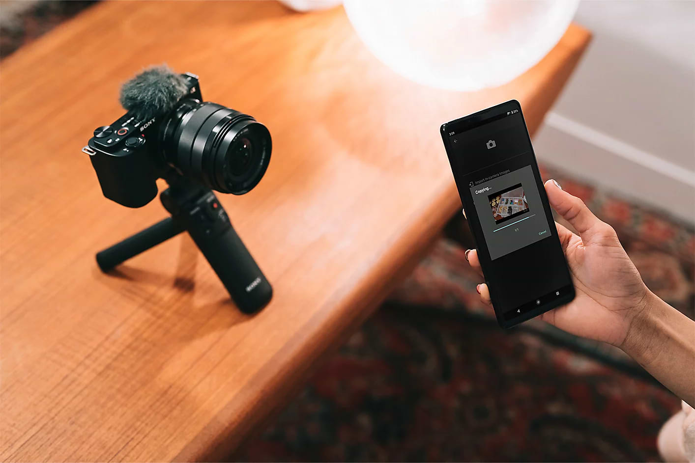 מצלמה דיגיטלית ללא מראה כולל עדשה Sony ZV-E10 E PZ 16-50mm f/3.5-5.6 OSS - צבע שחור שלוש שנות אחריות ע"י היבואן הרשמי