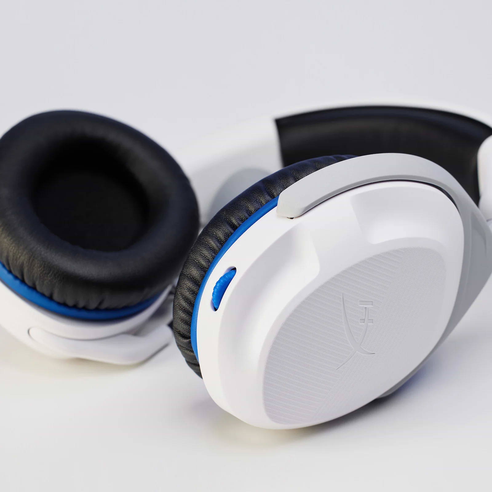 אוזניות חוטיות HyperX Cloud Stinger 2 for Playstation - צבע לבן שנה אחריות ע"י היבואן הרשמי