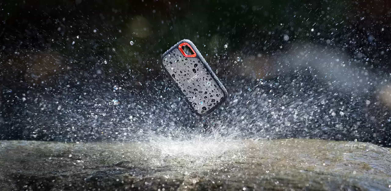 אחסון חיצוני SanDisk Extreme Portable SSD 500GB 1050MB/s - שלוש שנות אחריות ע"י היבואן הרשמי