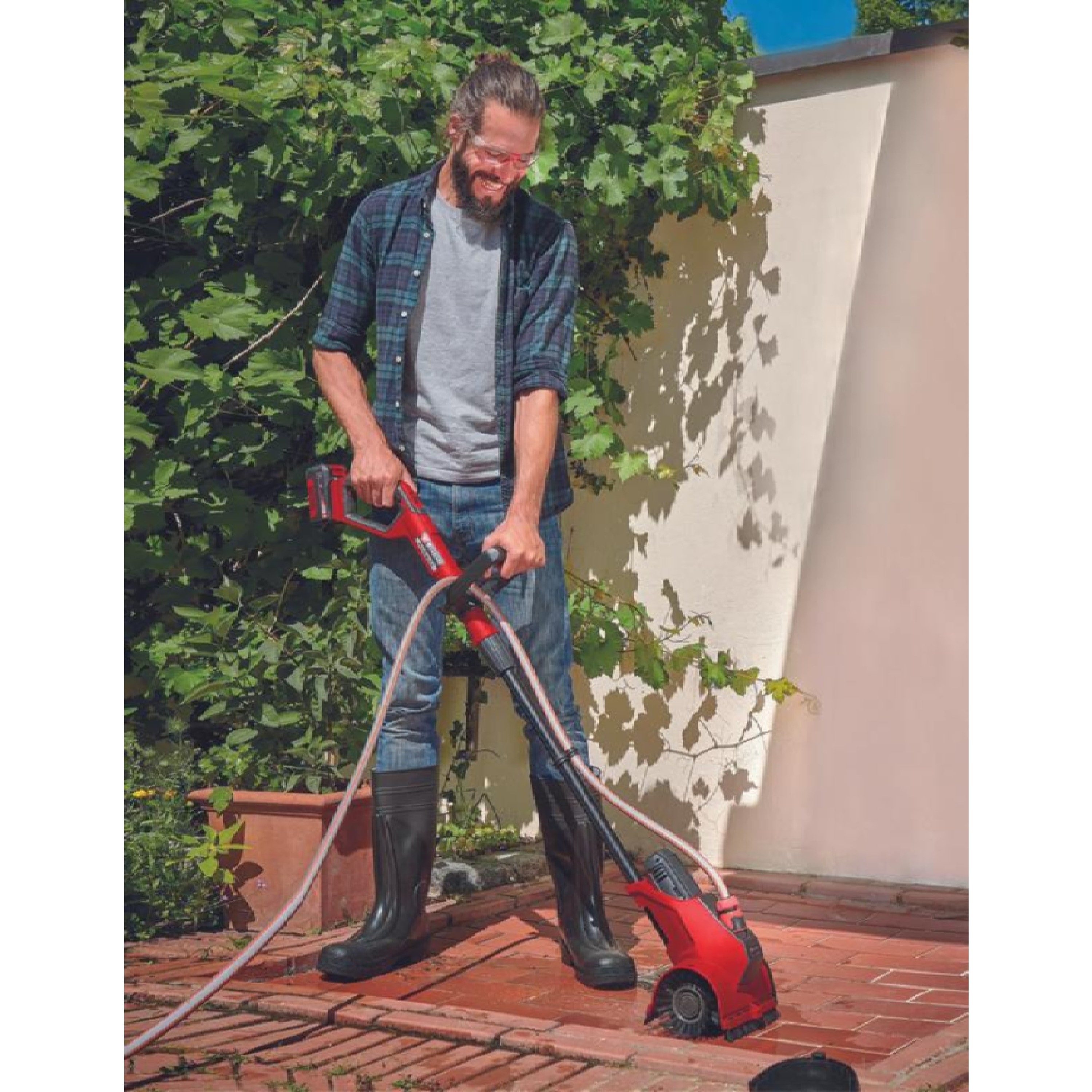  מסרק/מטאטא רב תכליתי נטען 18V דגם PICOBELLA לסירוק וניקוי דשא סינטטי ומשטחי חוץ Einhell - גוף בלבד