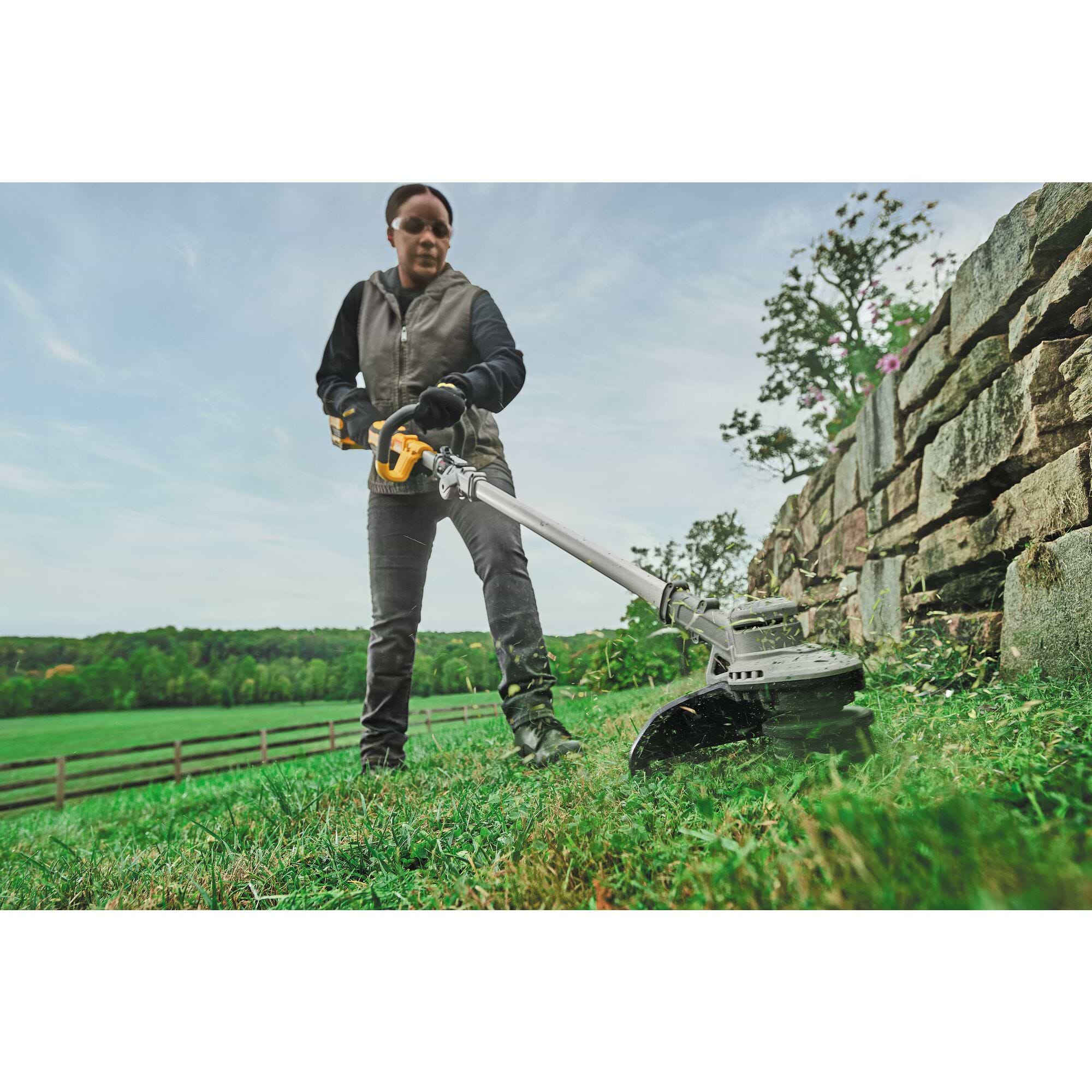 חרמש נטען בראשלס  20V דור שני  DeWalt DCST922N - גוף בלבד
