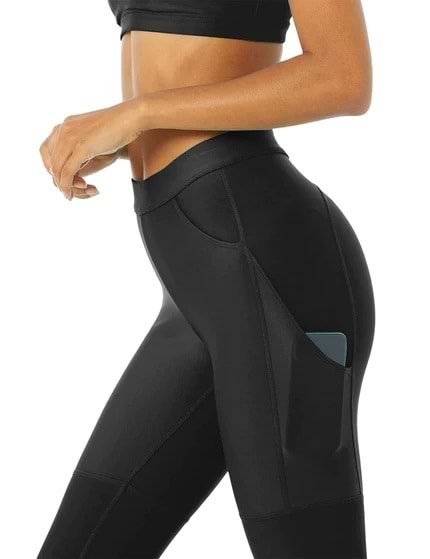 טייץ בעיצוב מותג בגדי היוגה הקליפורני Alo Yoga  לנשים