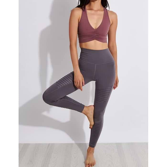 טייץ  בעיצוב מותג בגדי היוגה הקליפורני Alo Yoga  לנשים
