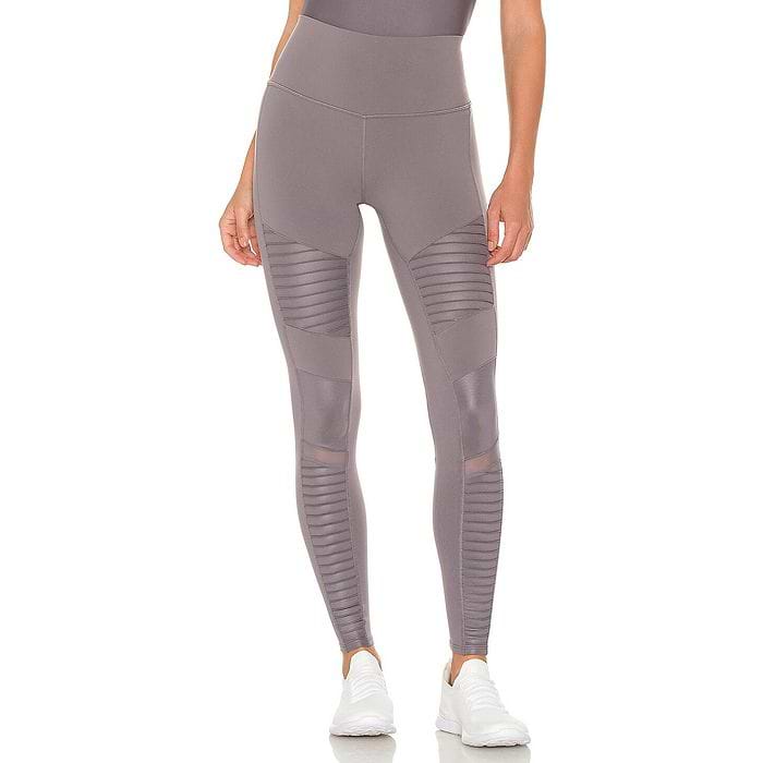 טייץ  בעיצוב מותג בגדי היוגה הקליפורני Alo Yoga  לנשים