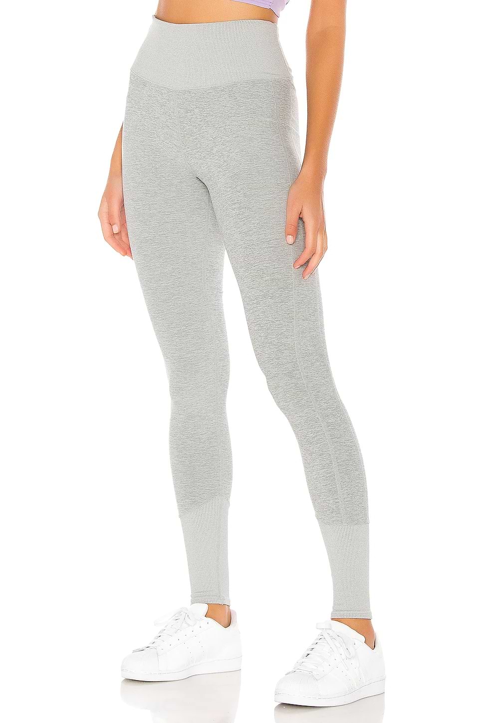 טייץ  בעיצוב מותג בגדי היוגה הקליפורני Alo Yoga  לנשים