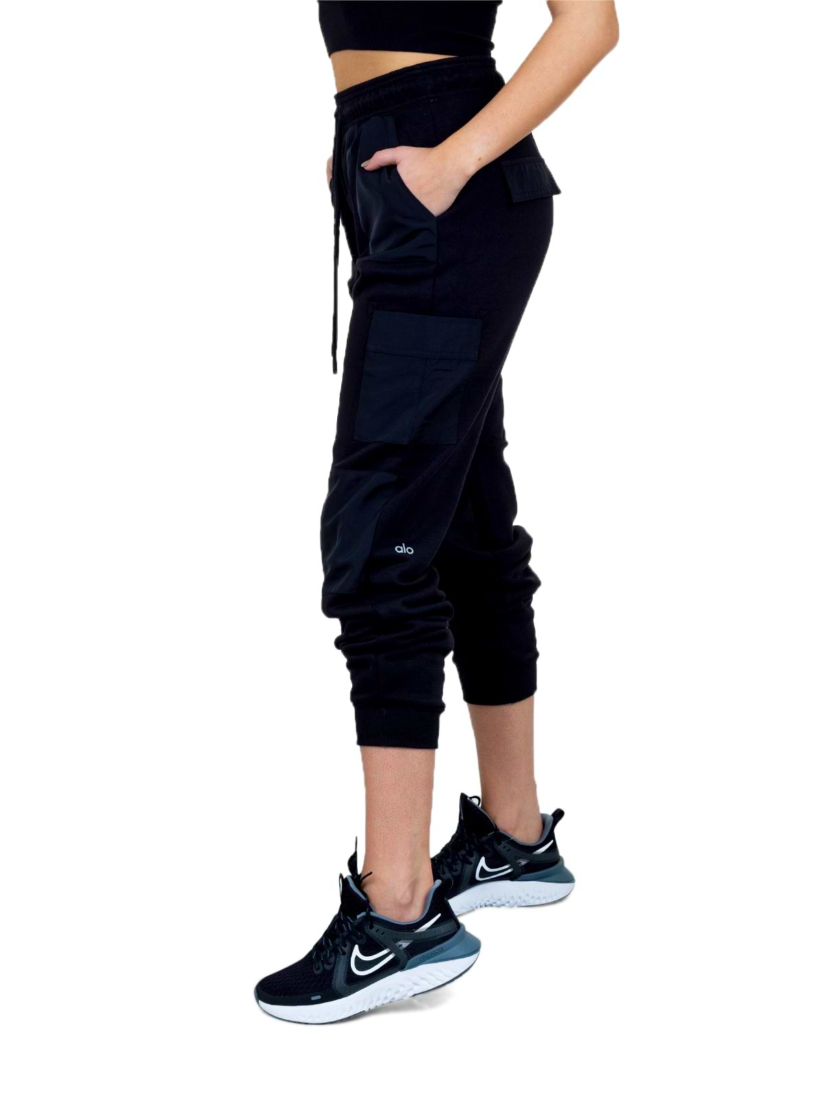 מכנס טרנינג Alo Yoga לנשים דגם Cargo Jogger