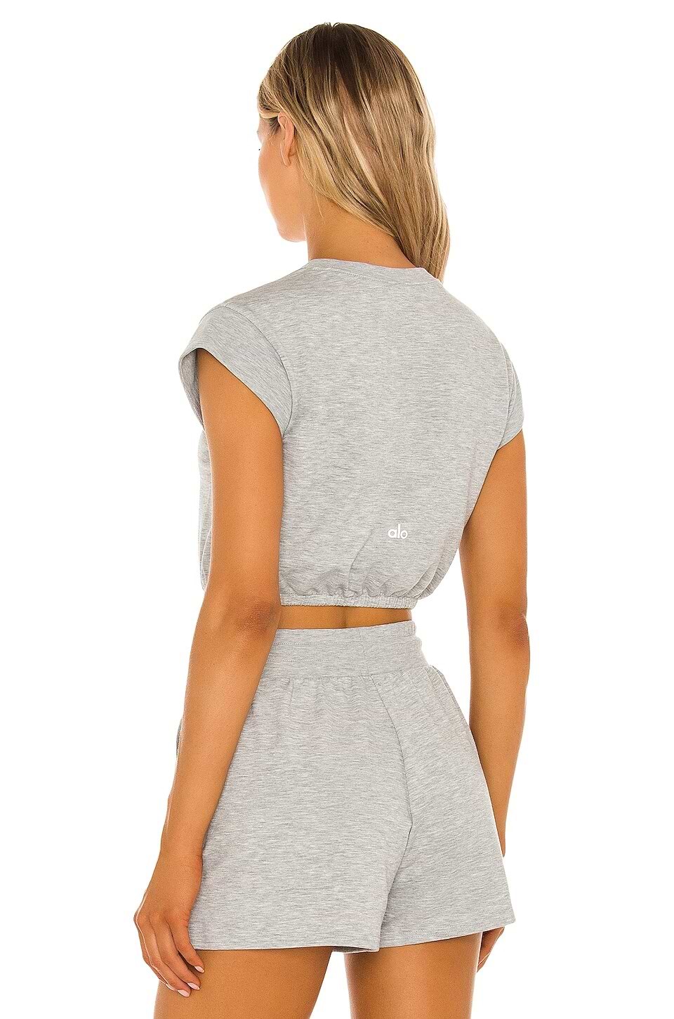 טי שירט קצרה Alo Yoga נשים דגם  Dreamy Crop