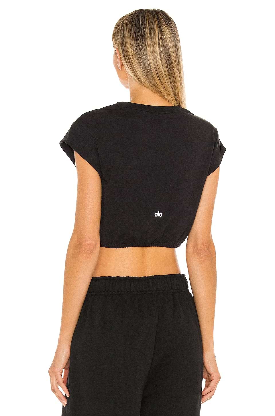 טי שירט קצרה Alo Yoga נשים דגם  Dreamy Crop