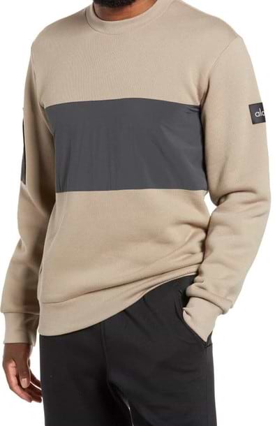 סווטשרט Alo Yoga לגבר דגם Traverse Pullover