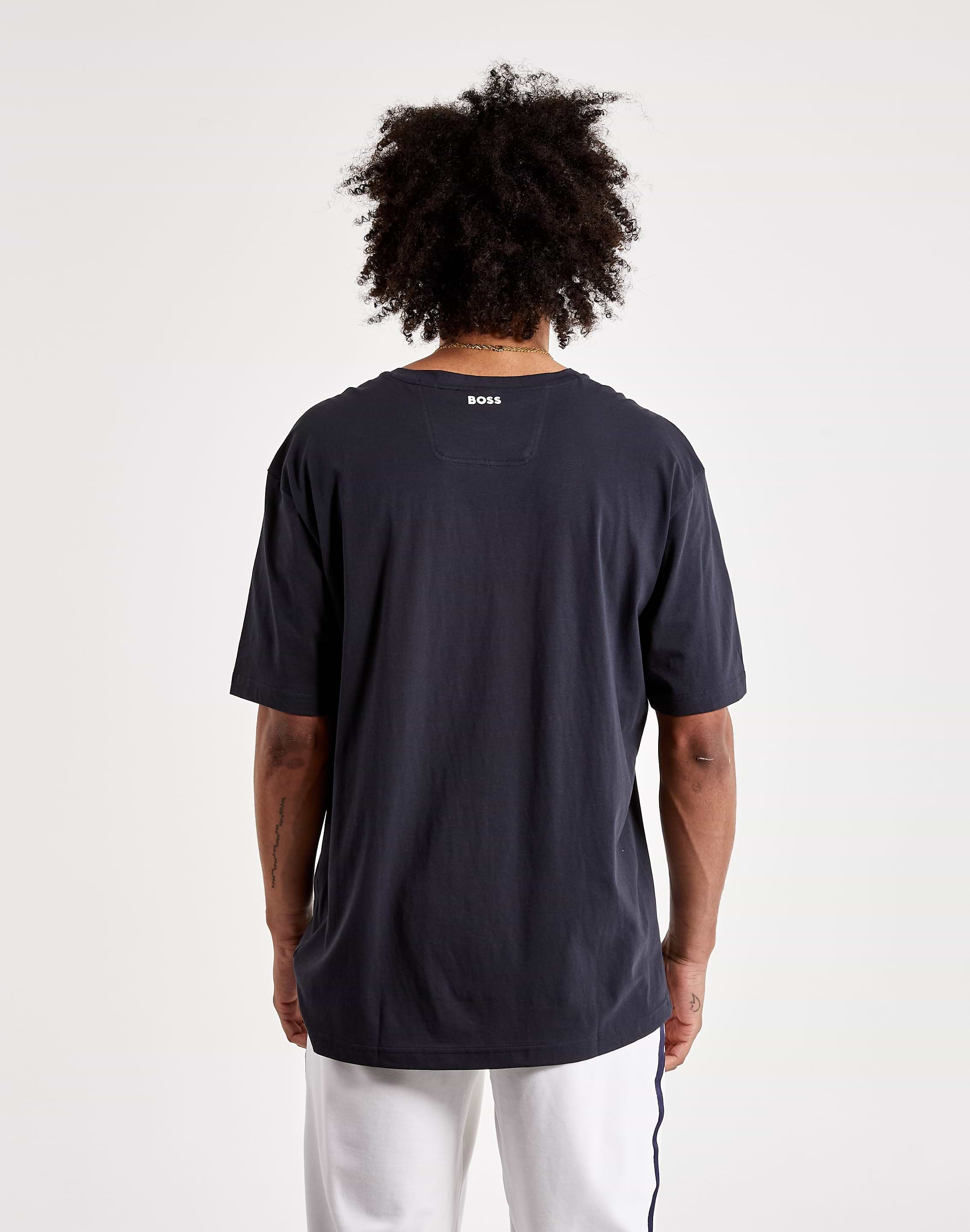טי שירט HUGO BOSS לגבר דגם COLOUR-BLOCK LOGO