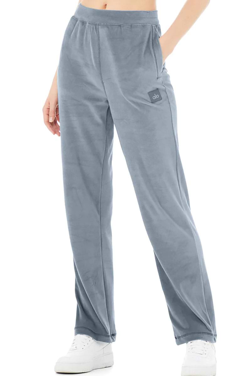 מכנסי Alo Yoga  לנשים דגם Velour High-Waist Glimmer Wide Leg