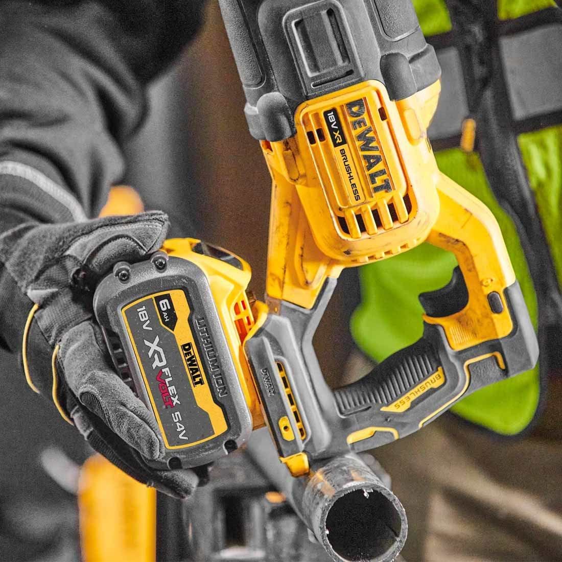 מסור חרב ארוך V18/20 בראשלס FLEXVOLT ADVANTAGE  DCS386N/DCS386B DeWalt  - גוף בלבד