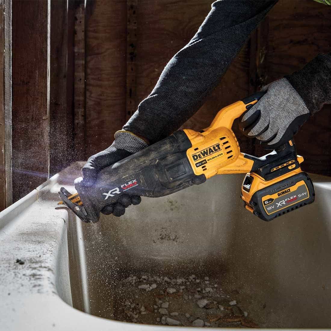 מסור חרב ארוך V18/20 בראשלס FLEXVOLT ADVANTAGE  DCS386N/DCS386B DeWalt  - גוף בלבד