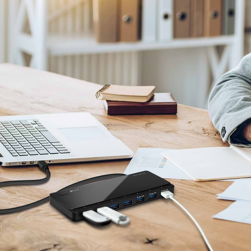 מפצל TP-Link UH720 USB 3.0 7-Port Hub - צבע שחור שלוש שנות אחריות ע