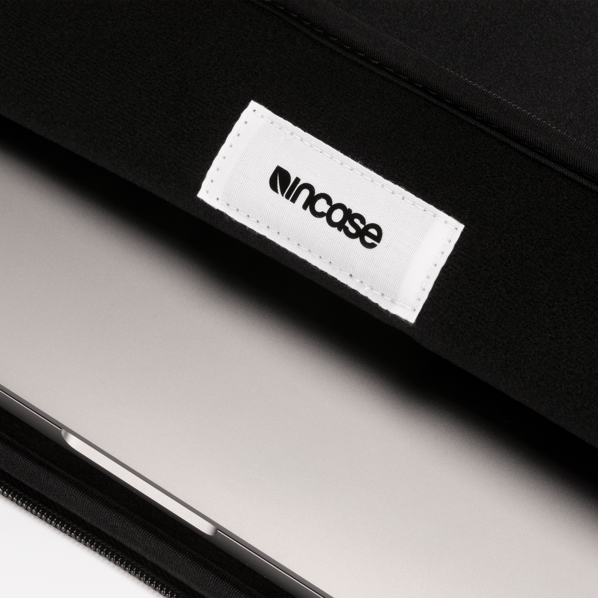 תיק מעטפה למחשב נייד Incase Classic Universal Sleeve for 15
