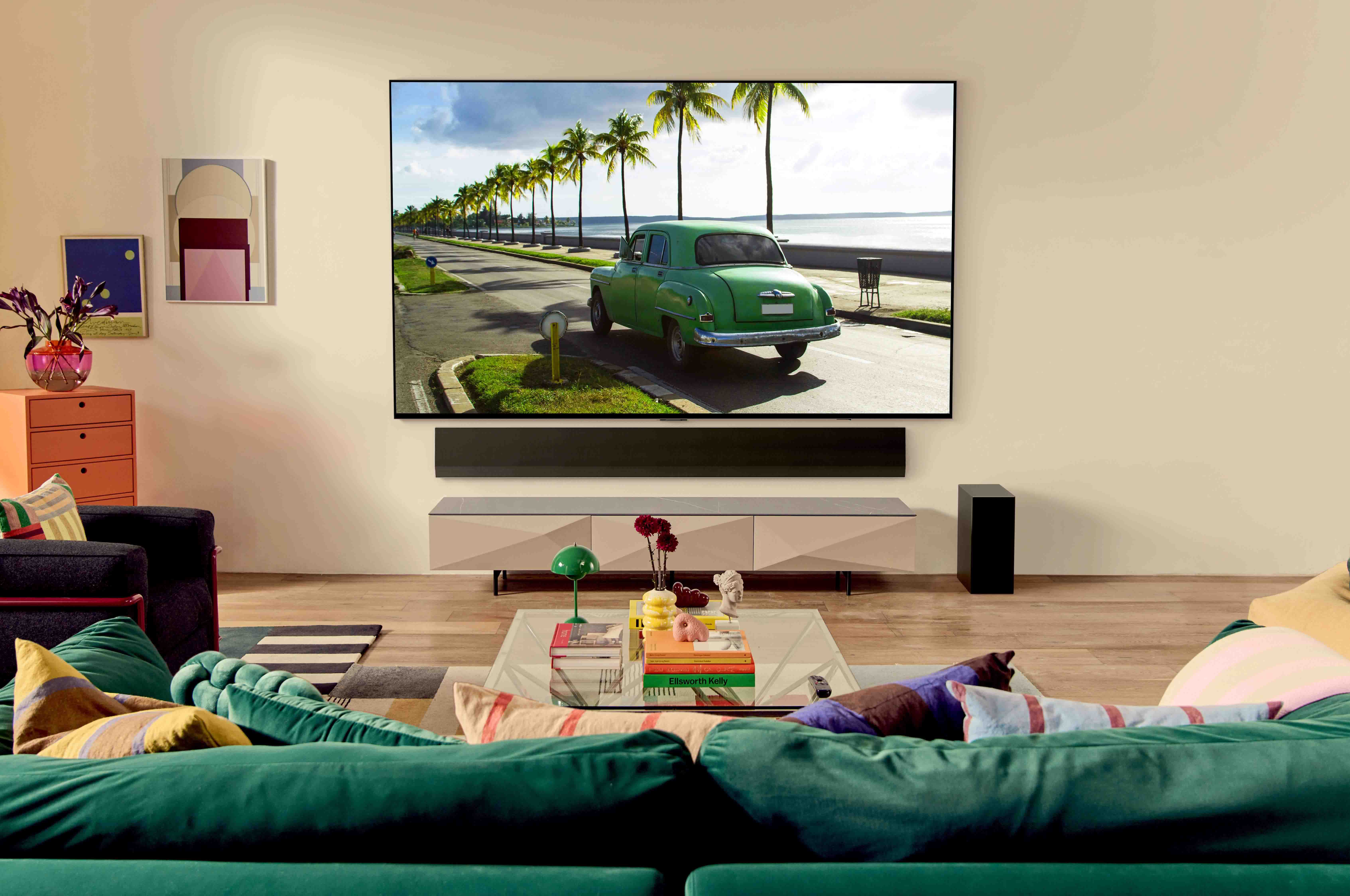 טלוויזיה חכמה LG 83