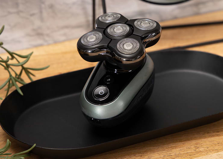 מכונת גילוח רוטורית נטענתRemington Ultimate Series Rx7 XR1600 - אחריות ע"י היבואן הרשמי 