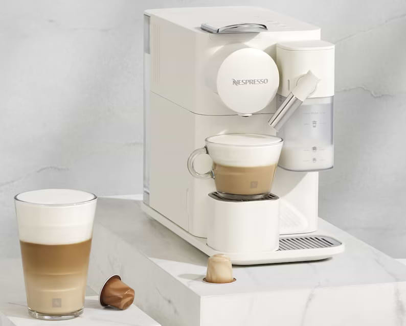 מכונת קפה Nespresso F121 Lattissima One - בצבע לבן אחריות ע"י היבואן הרשמי