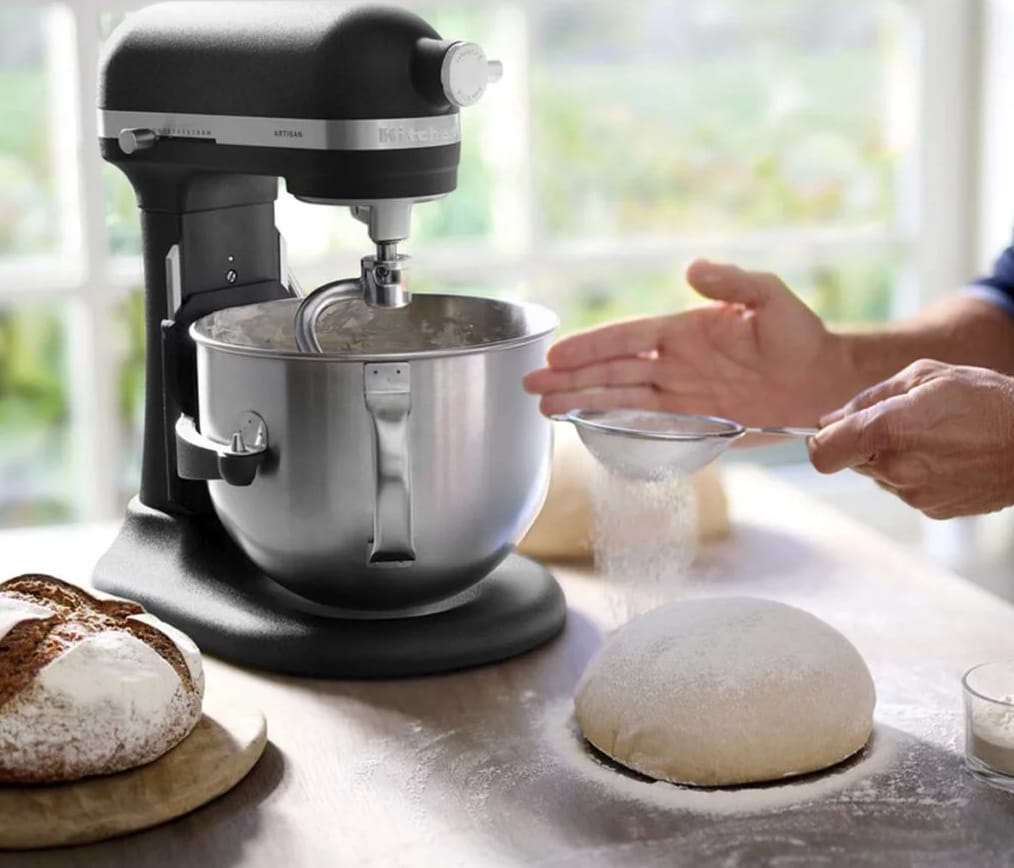מיקסר עם קערת נירוסטה 6.6 ליטר KitchenAid 5KSM70SHXEAC - צבע שחור פחם אחריות ע"י היבואן הרשמי 