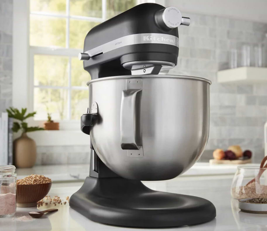 מיקסר עם קערת נירוסטה 6.6 ליטר KitchenAid 5KSM70SHXEAC - צבע שחור פחם אחריות ע"י היבואן הרשמי 