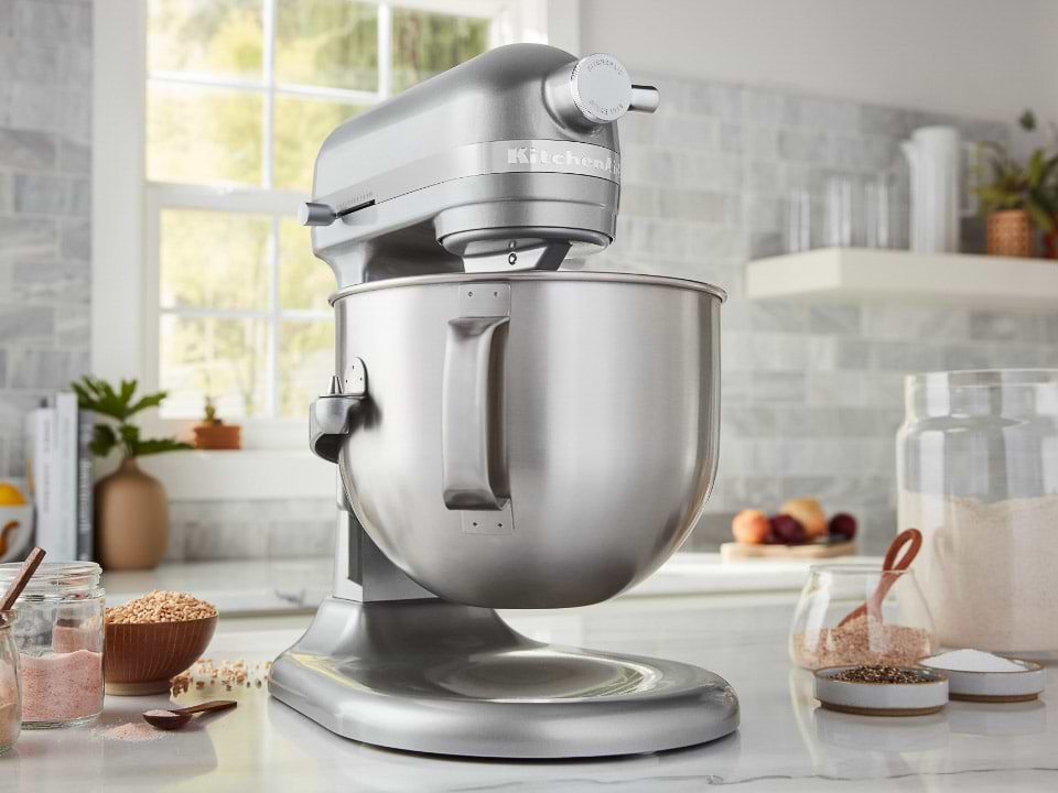 מיקסר עם קערת נירוסטה 6.6 ליטר KitchenAid 5KSM70SHXEAC - צבע שחור פחם אחריות ע"י היבואן הרשמי 