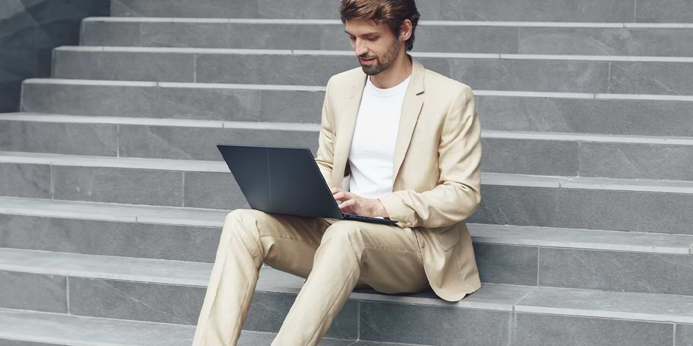 מחשב נייד Asus ZenBook 14 OLED 