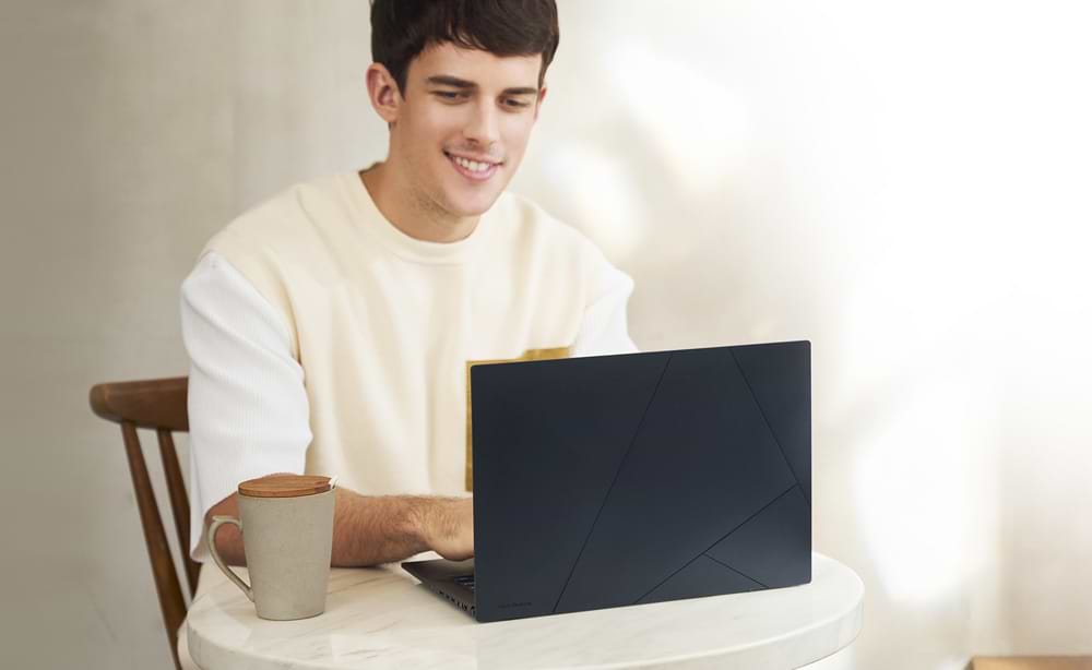 מחשב נייד Asus Zenbook 14 OLED