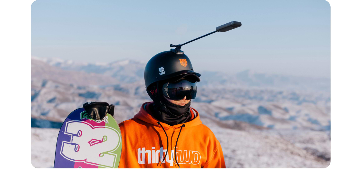 מוט סלפי חד קרן לקסדה Insta360 Unicorn Helmet Mount Carbon Fiber Mount - צבע שחור שנה אחריות ע"י היבואן הרשמי