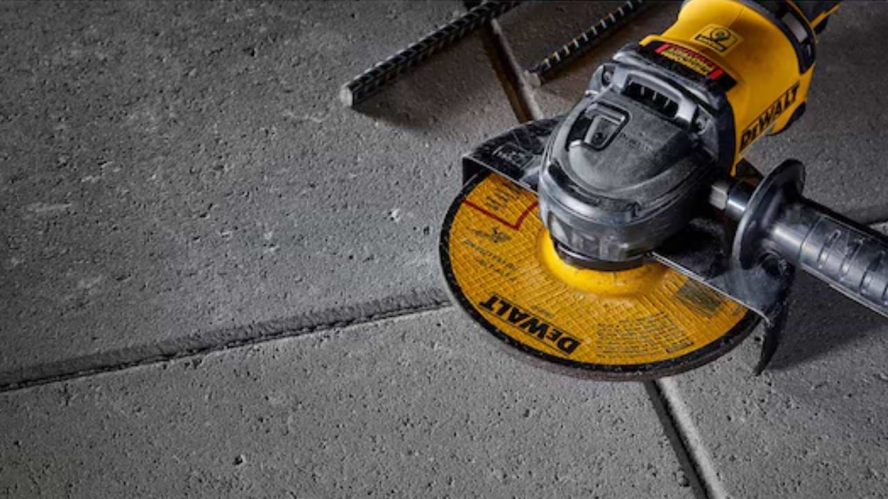 משחזת בראשלס 60V 7" לעומס גבוה - גוף בלבד DCG440N/DCG440B DeWALT