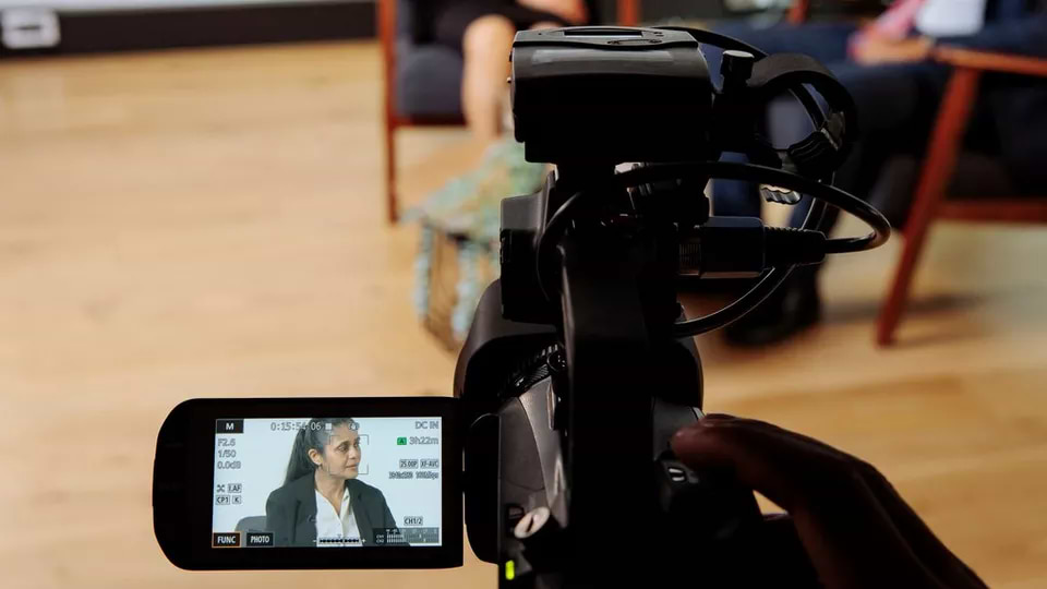 מצלמת וידאו מקצועית Canon XA65 UHD 4K - צבע שחור שלוש שנות אחריות ע"י היבואן הרשמי
