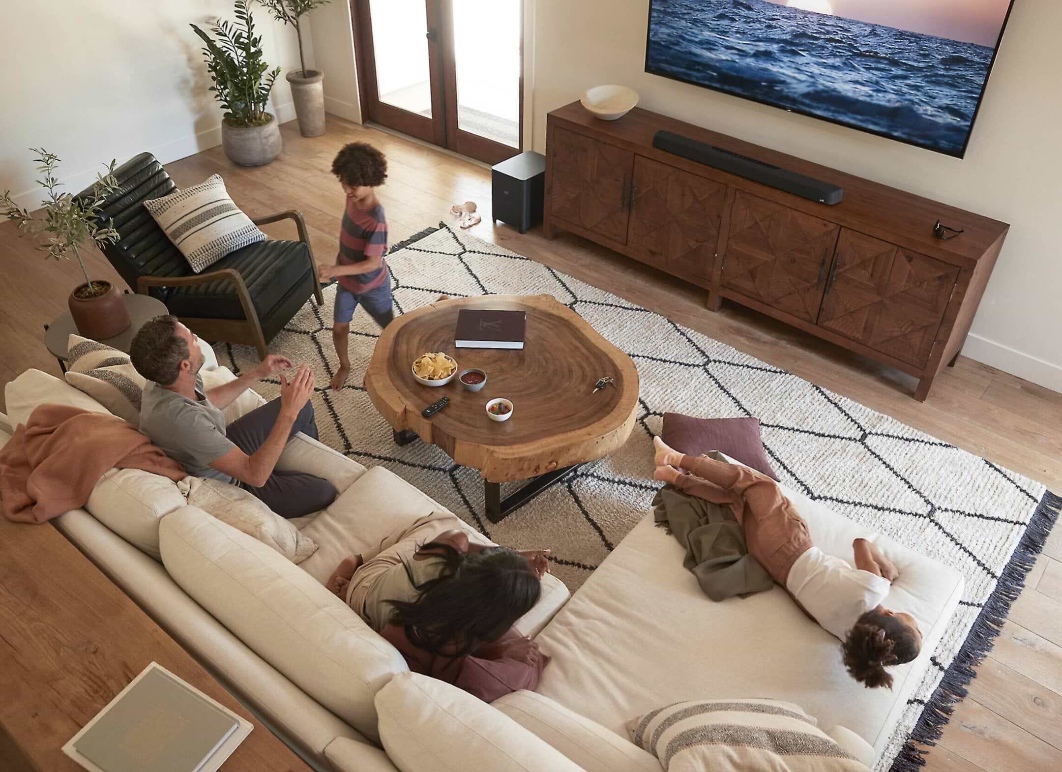 מקרן קול עם סאבוופר אלחוטי Polk Audio MagniFi Max AX 5.1.2 - צבע שחור שנה אחריות ע"י היבואן הרשמי