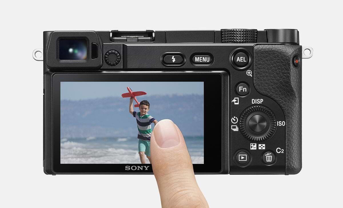 מצלמה דיגיטלית ללא מראה גוף בלבד Sony Alpha 6100 - צבע שחור שלוש שנות אחריות ע"י היבואן הרשמי