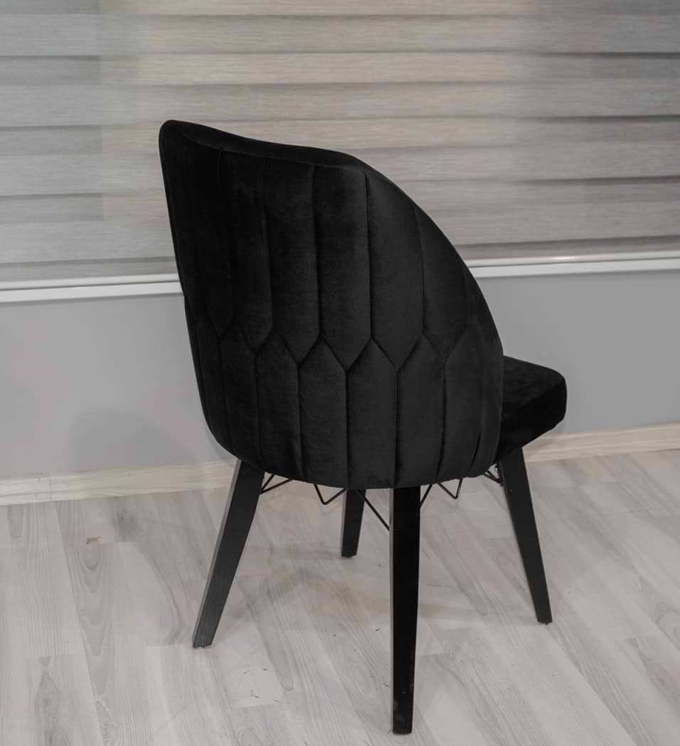 4 כסאות מעוצבים לפינת אוכל דגם גלבוע צבע שחור LEONARDO