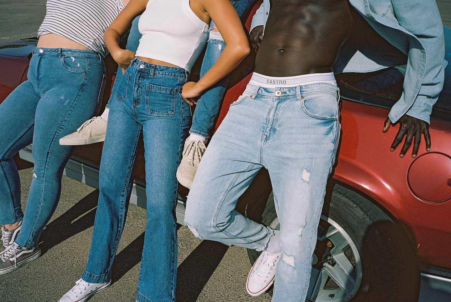 The New Denim Collection👖 קולקציית הג׳ינסים החדשה מחכה עכשיו בחנויות ובאתר עם 40% הנחה על הזוג השני. #CastroFashion #JustJeans* בכפוף לתקנון | לפריטים המשתתפים במבצע | ללא כפל הטבות.